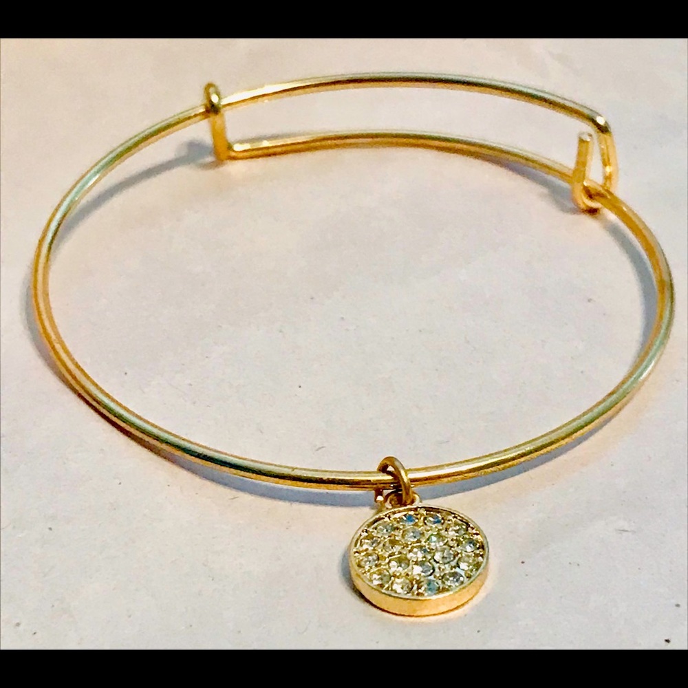 GOLD BANGLE CHARM BRACELET
